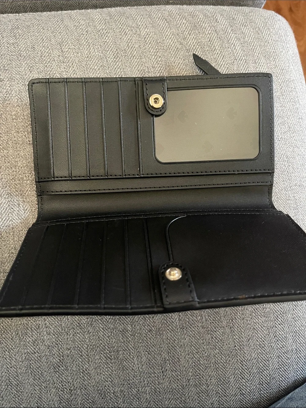 kate spade Two-Tone Black and Beige Continental Wallet